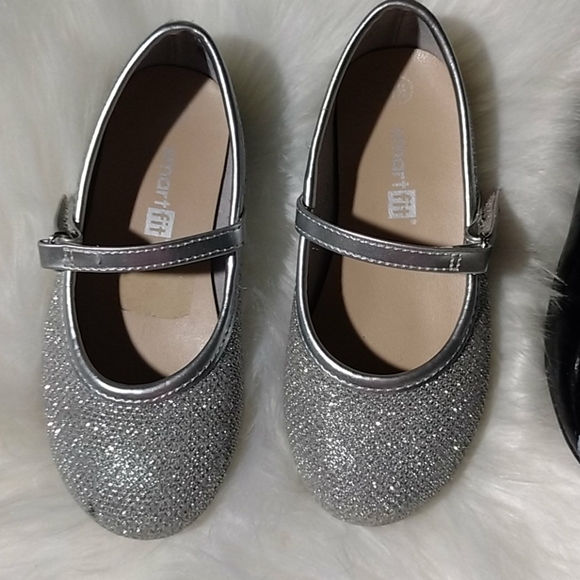 Little girl shoes size 7.5 - Picture 8 of 16